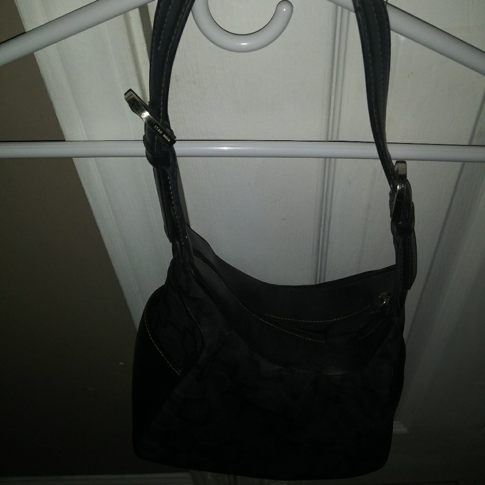 Black - Picture 2 of 3